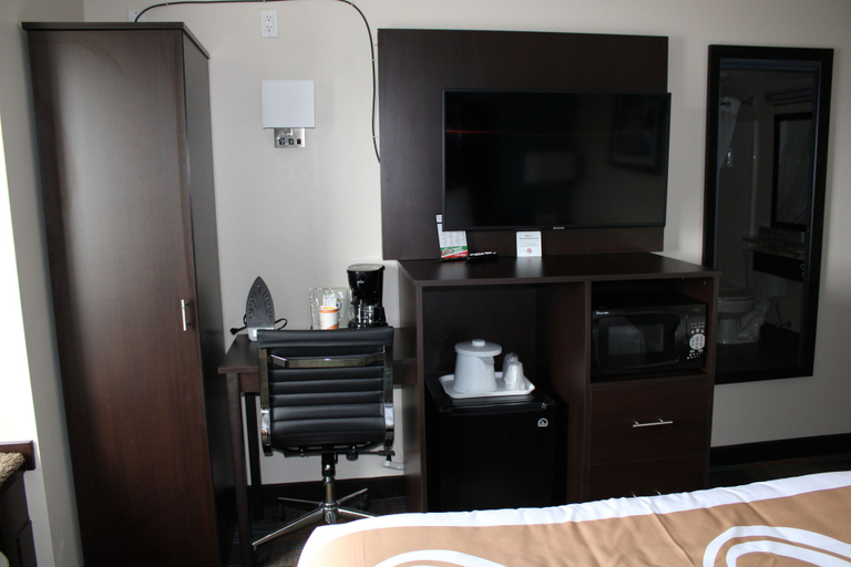 Bedroom 3, Quality Inn Mount Pleasant, Isabella