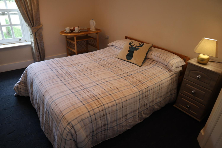 Bedroom 5, The White Hart Inn, Lincolnshire