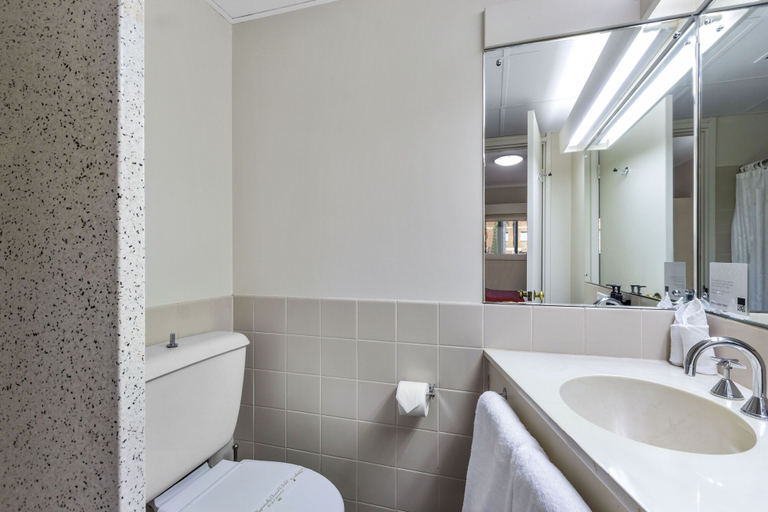 Bathroom 4, Breakfree North Adelaide, Adelaide