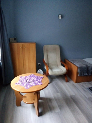 Others 4, Motelik Lukitas, Końskie