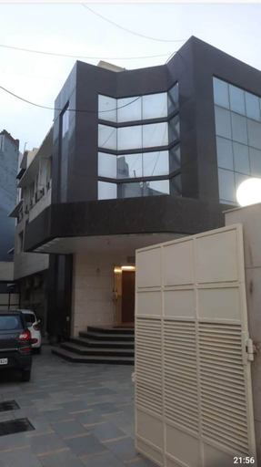 Zinith Hotel, West