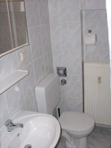 Bathroom 5, GZ Hostel Bonn, Bonn