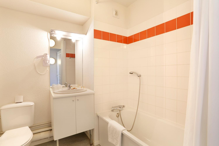 Bathroom 3, Residence Vacanceole - Les Demeures Champenoises, Marne