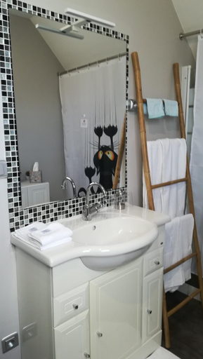 Bathroom 3, La CHAMBRE, Côtes-d'Armor