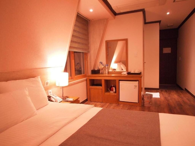 Bedroom 3, Fourseasons Hotel, Jeju
