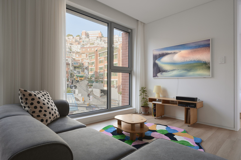 Others 4, La Loge, Jongno