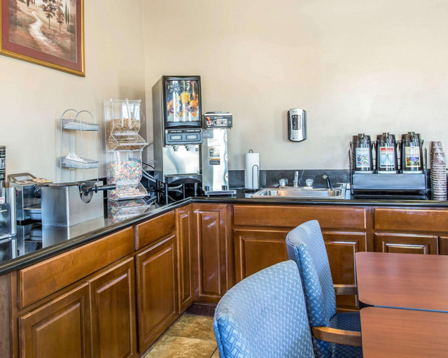 Food & Drinks 5, Riverton Inn & Suites Riverton, Fremont