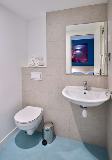 Bathroom 5, Kyriad ECO - Moulins Sud Yzeure, Allier