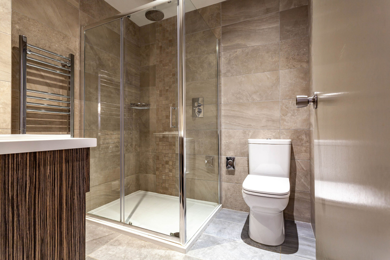 Bathroom 4, White Hart Hotel & Apartments, North Yorkshire