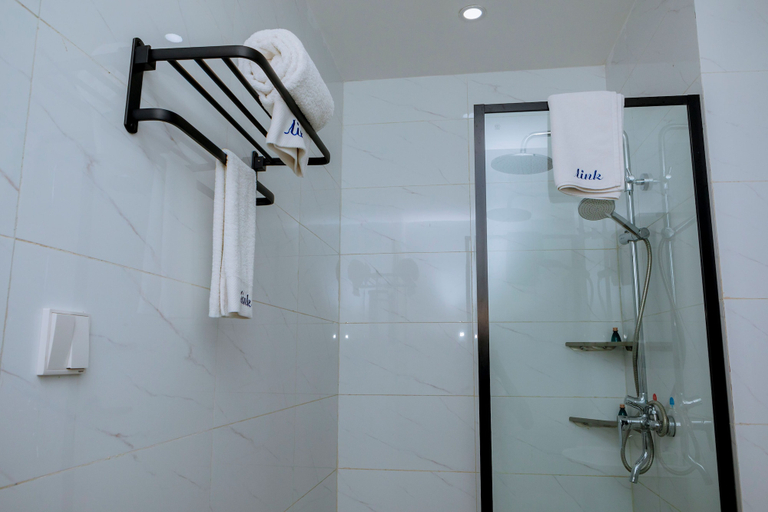 Bathroom 4, Elizabeth Golf Apartment, Gasabo