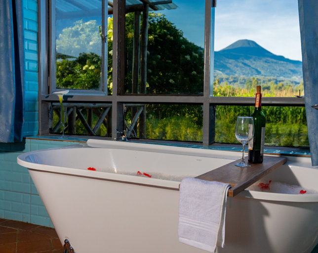 Bathroom, Imbogo Diners and Lounge, Kisoro