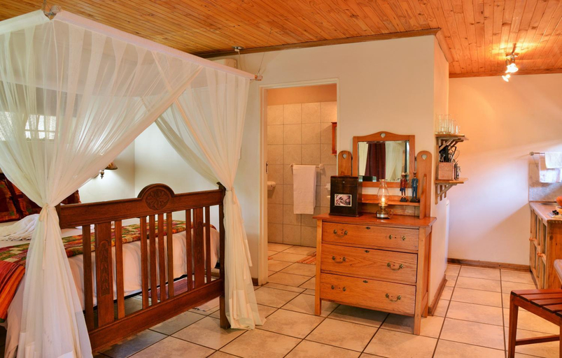 Bathroom, Kasane Self Catering, Chobe