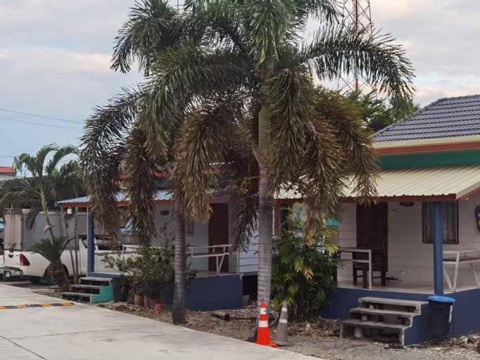 Exterior 16