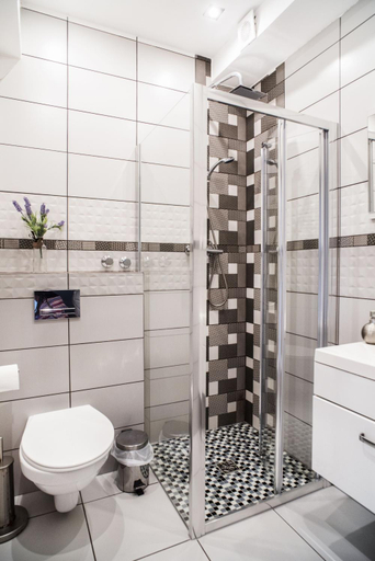 Bathroom 3, Lawendowy Dworek, Jelenia Góra