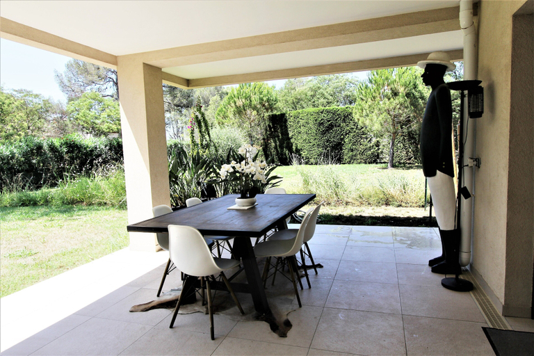 Others 4, Bel Appartement Près du Port St Raphael, Var