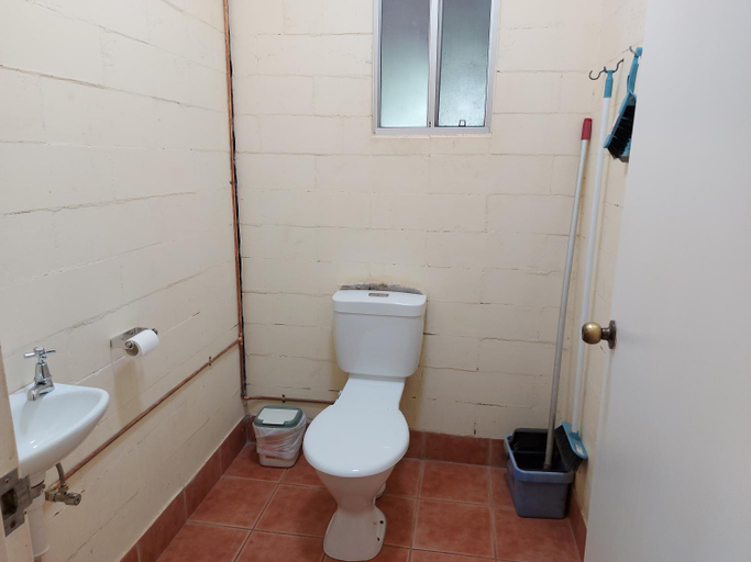 Bathroom 2, Litchfield Tourist Park, Coomalie
