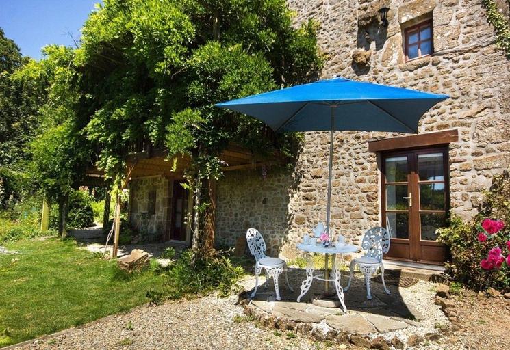 Others 3, Les Quatre Siecles, Mayenne
