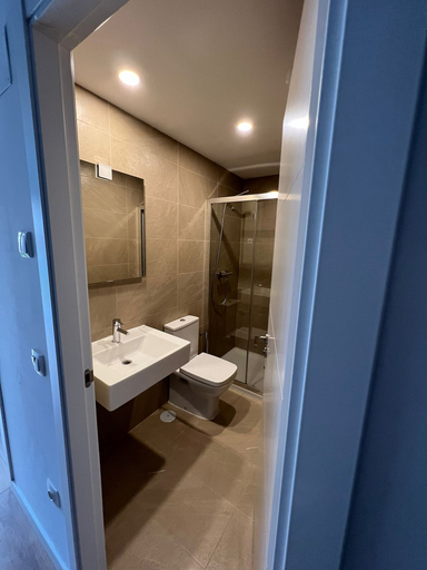 Bathroom 2, Mars Suites Porras, Madrid