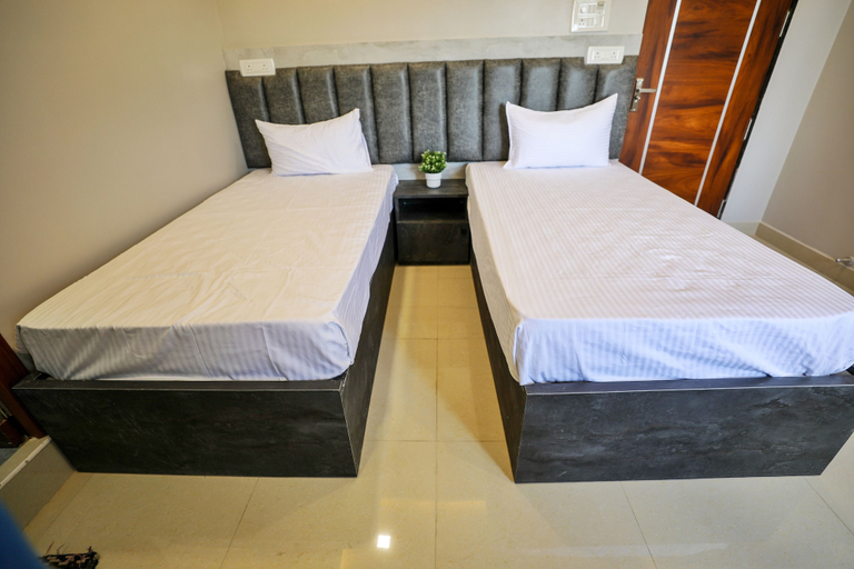 Bedroom, Hotel Ceasta, Next US Consulate Hyderabad, Gachibowli, Hyderabad