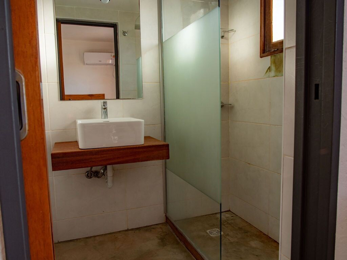 Bathroom 3, Hotel del Diablo, n.a289