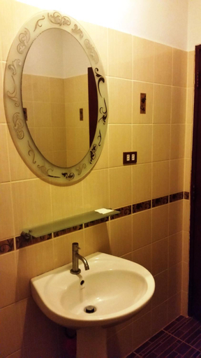 Bathroom, Pongsin Resort and Restaurant, Khun Han
