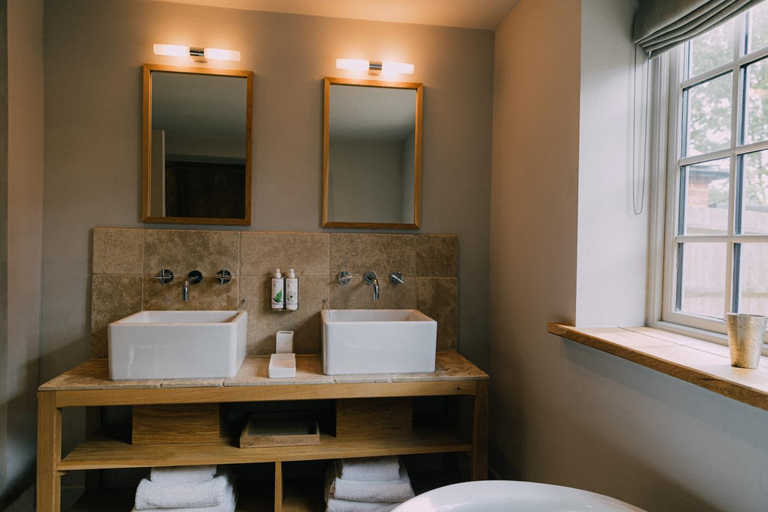 Bathroom 4, The Pointer, Buckinghamshire