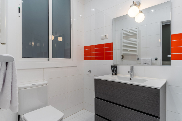 Bathroom 3, Enjoybcn Tapies Apartment, Barcelona