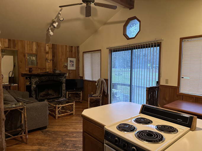 Others 4, Glacier Peak Resort, Skagit