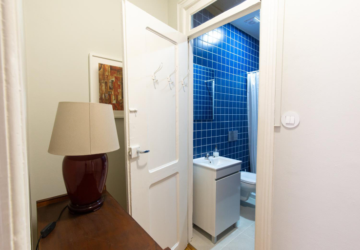 Bathroom 2, VisHostel, Viseu