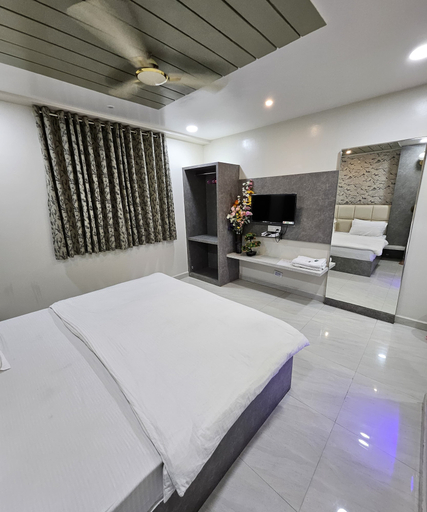 Others 1, Annapurna Executive, Osmanabad