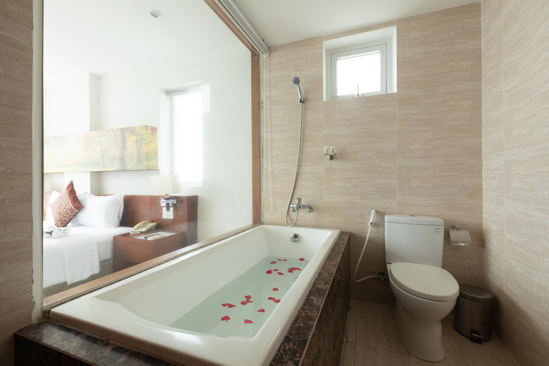 Bathroom 4, Nha Trang Wonderland Hotel, Nha Trang