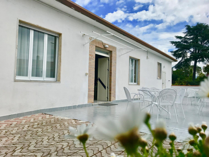 Others 4, Villa Paestum, Salerno