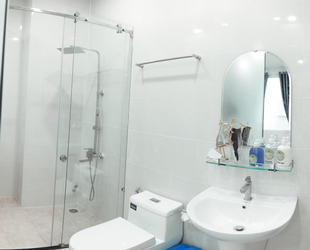 Bathroom 16