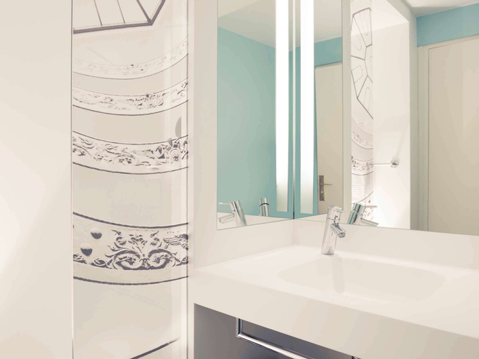 Bathroom 10