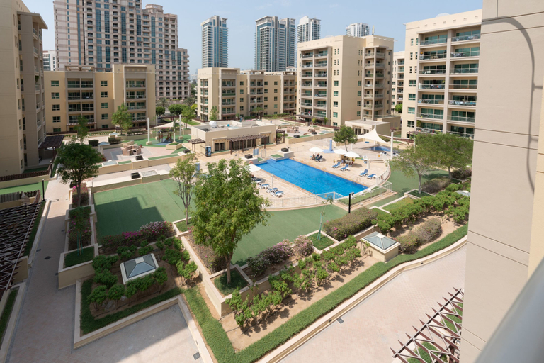 Exterior, Luxurious Apt with Balcony The Greens Dubai, Dubai