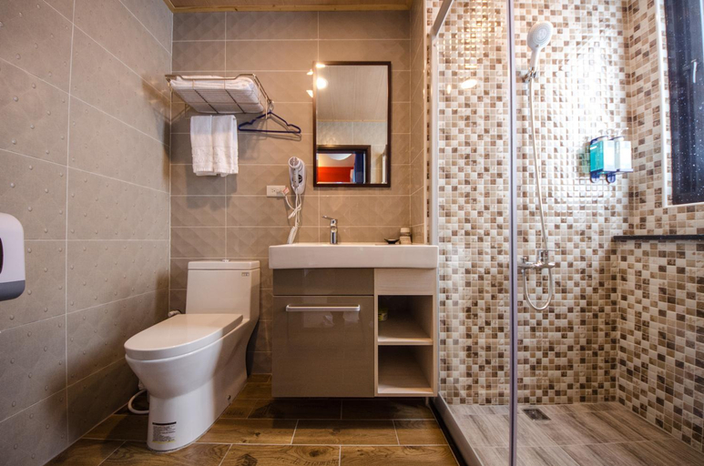 Bathroom 5, Summer Bay Inn, Pingtung