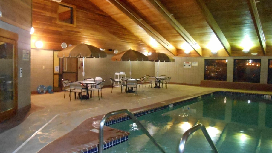 Sport & Beauty 5, AmericInn by Wyndham Oswego, Kendall