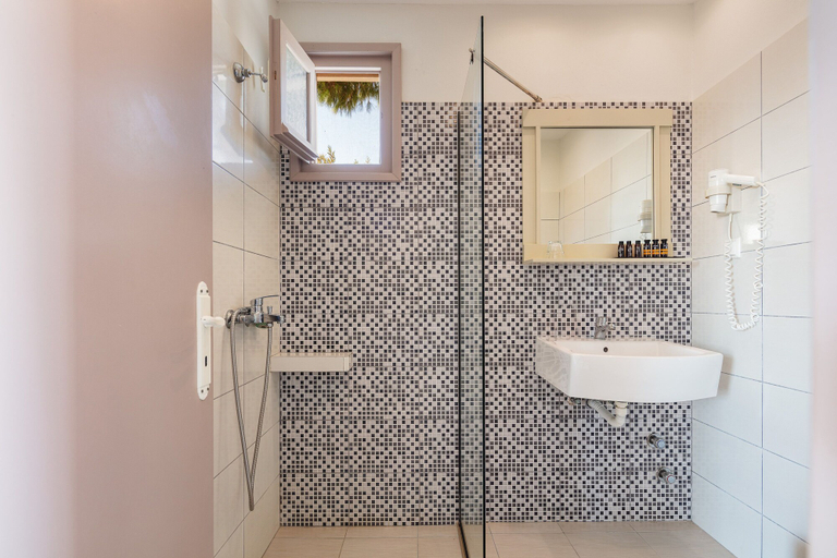 Bathroom 5, Kavuras Village Hotel & Suites, South Aegean