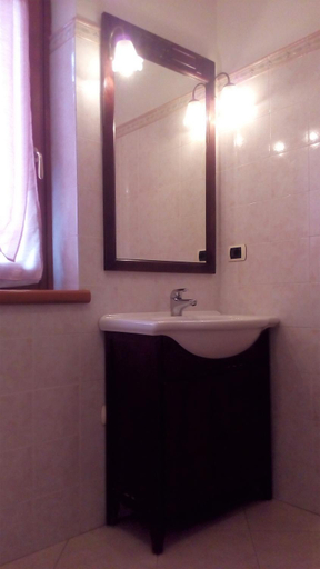 Bathroom 2, Al Fiume, Trento