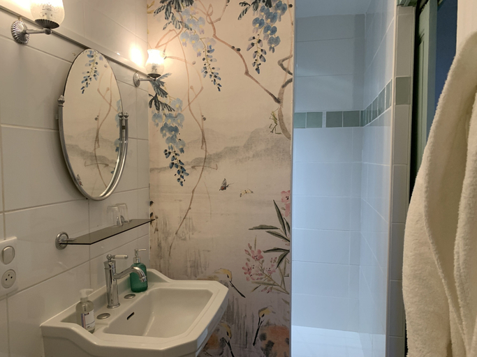 Bathroom 5, La Croix Blanche, Landes