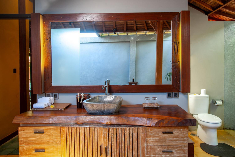 Bathroom 15