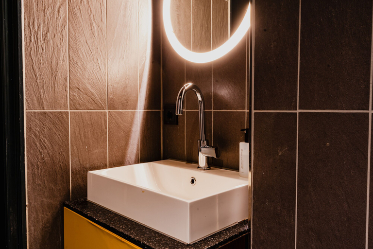 Bathroom 3, De Jonker Urban Studio's & Suites, Amsterdam