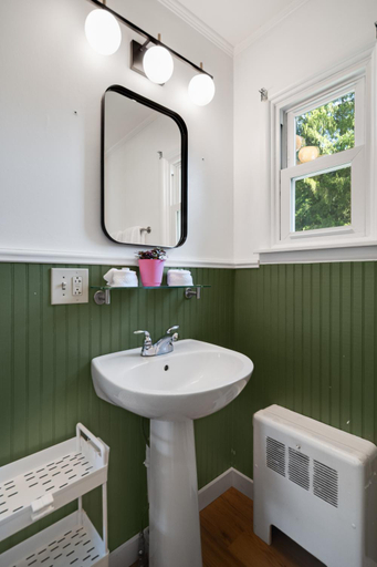Bathroom, Birches Motel, Saratoga