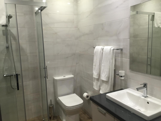 Bathroom 2, La Casa Hotel, Rakitovo