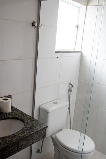 Bathroom 2, Pousada Recanto do Lago 1, Capitólio