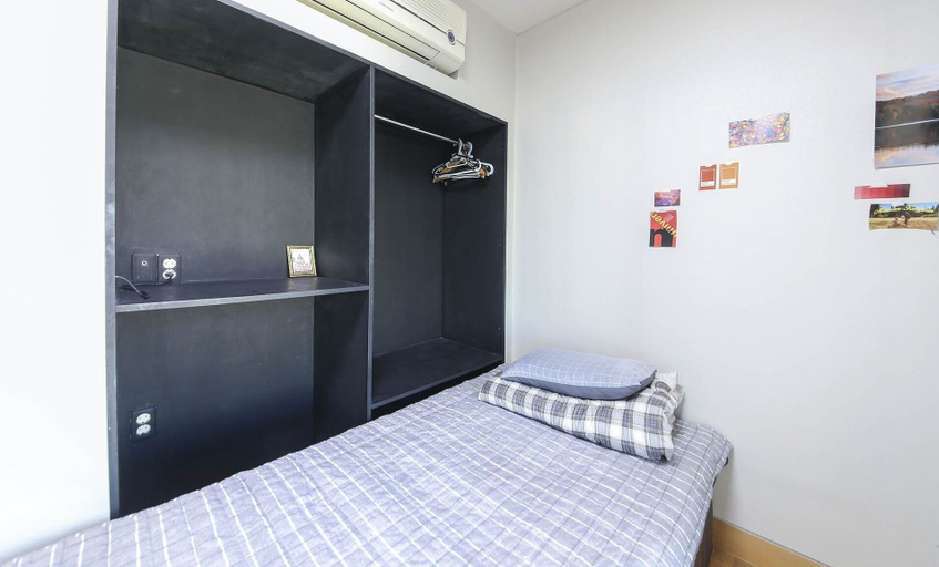 Bedroom 2, Hanra Guesthouse, Jeju