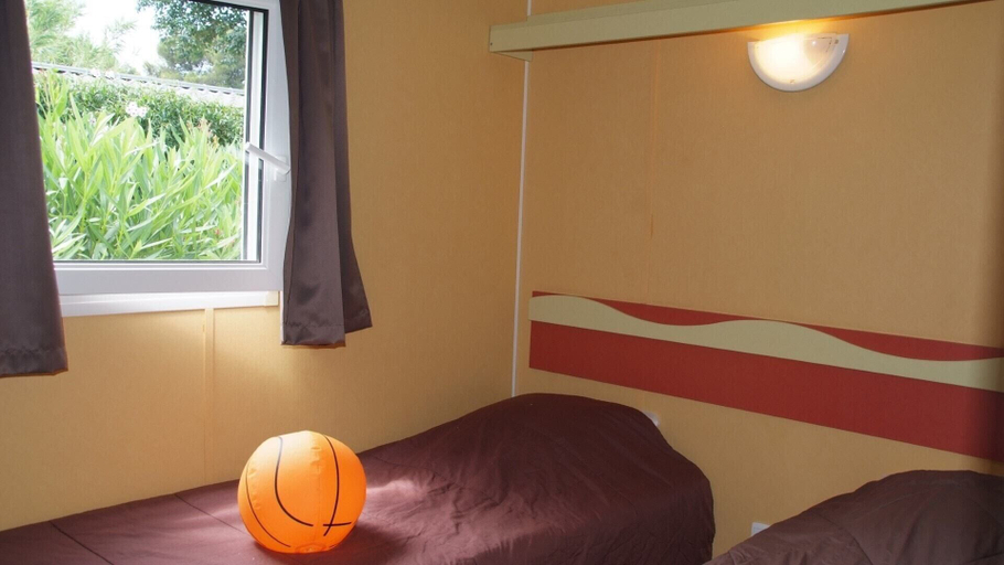 Bedroom 3, Camping Felix de la Bastide, Bouches-du-Rhône