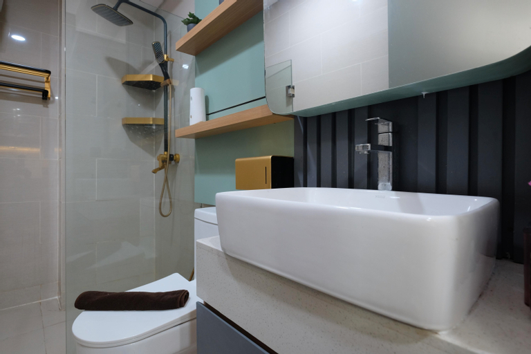 Bedroom 5, Comfort Stay 2BR at Daan Mogot City Apartment By Travelio, West Jakarta