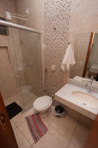 Bathroom, Hotel Marina Torrano, Trindade