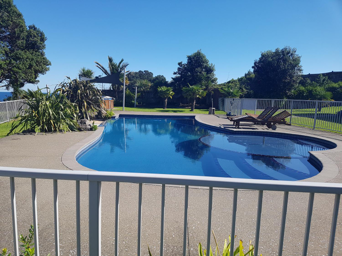 Sport & Beauty, Te Kaha Beach Hotel, Opotiki